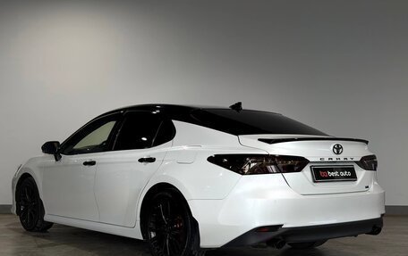 Toyota Camry, 2018 год, 2 800 000 рублей, 8 фотография