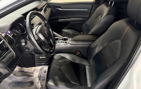 Toyota Camry, 2018 год, 2 800 000 рублей, 12 фотография