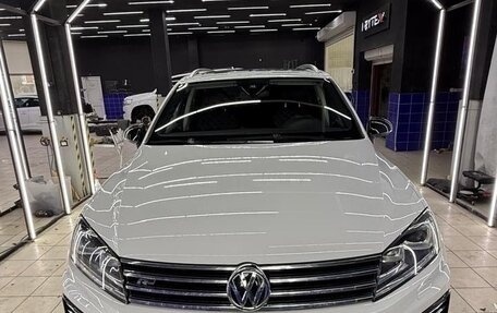 Volkswagen Touareg III, 2017 год, 3 830 000 рублей, 2 фотография
