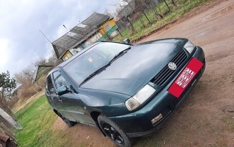 Volkswagen Polo III рестайлинг, 1998 год, 125 000 рублей, 2 фотография