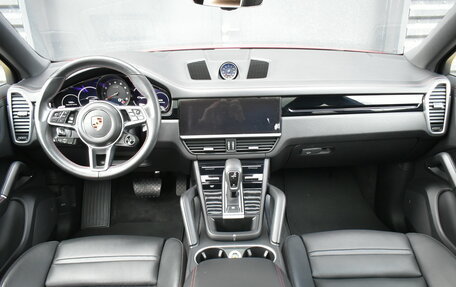 Porsche Cayenne III, 2021 год, 10 990 000 рублей, 14 фотография