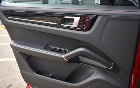 Porsche Cayenne III, 2021 год, 10 990 000 рублей, 28 фотография