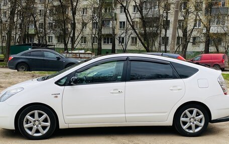 Toyota Prius, 2008 год, 605 000 рублей, 17 фотография