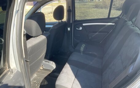 Renault Sandero I, 2012 год, 595 000 рублей, 4 фотография