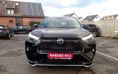 Toyota RAV4, 2025 год, 4 200 000 рублей, 2 фотография