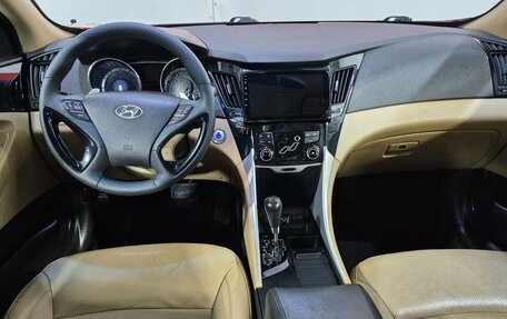 Hyundai Sonata VI, 2010 год, 1 380 000 рублей, 11 фотография