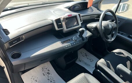 Honda Freed I, 2010 год, 999 999 рублей, 13 фотография