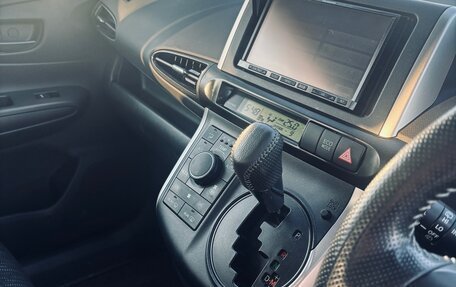 Toyota Wish II, 2011 год, 1 350 000 рублей, 12 фотография