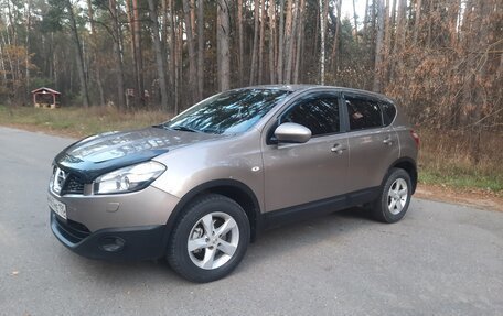 Nissan Qashqai, 2010 год, 900 000 рублей, 2 фотография