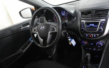 Hyundai Solaris II рестайлинг, 2015 год, 950 000 рублей, 13 фотография