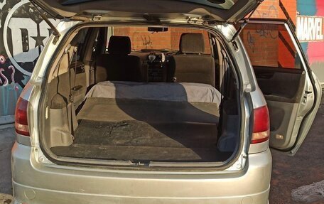 Toyota Ipsum II, 2001 год, 650 000 рублей, 14 фотография