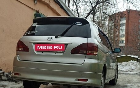 Toyota Ipsum II, 2001 год, 650 000 рублей, 7 фотография