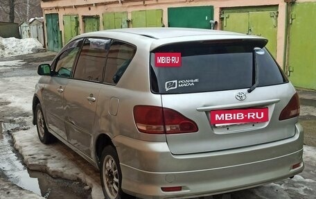 Toyota Ipsum II, 2001 год, 650 000 рублей, 8 фотография