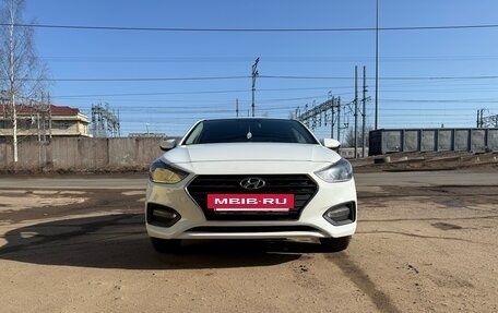 Hyundai Solaris II рестайлинг, 2018 год, 1 380 000 рублей, 2 фотография