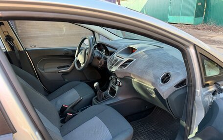 Ford Fiesta, 2010 год, 380 000 рублей, 11 фотография