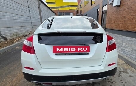 Honda Crosstour I рестайлинг, 2014 год, 1 690 000 рублей, 2 фотография