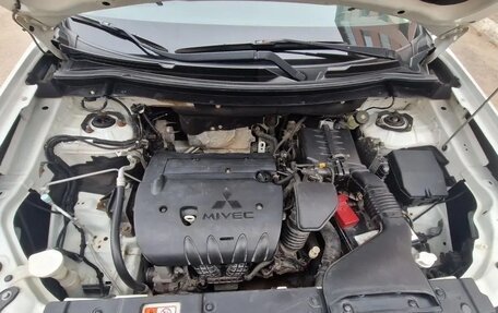 Mitsubishi Outlander III рестайлинг 3, 2014 год, 1 540 000 рублей, 8 фотография