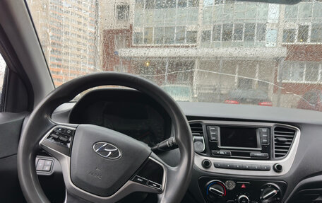 Hyundai Solaris II рестайлинг, 2018 год, 580 000 рублей, 7 фотография