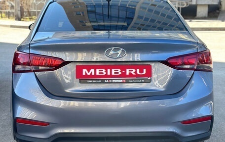 Hyundai Solaris II рестайлинг, 2018 год, 580 000 рублей, 3 фотография