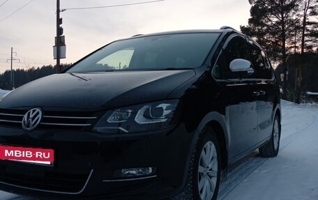 Volkswagen Sharan II, 2011 год, 1 270 000 рублей, 2 фотография