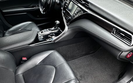 Toyota Camry, 2019 год, 2 550 000 рублей, 22 фотография