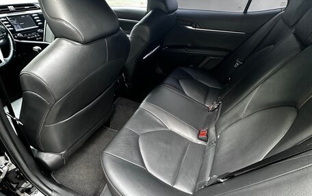 Toyota Camry, 2019 год, 2 550 000 рублей, 18 фотография