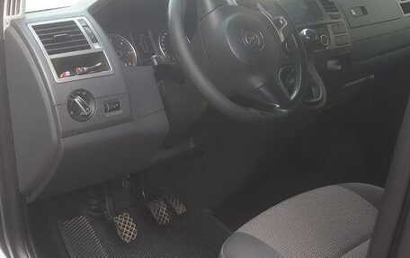 Volkswagen Caravelle T5, 2014 год, 2 800 000 рублей, 5 фотография