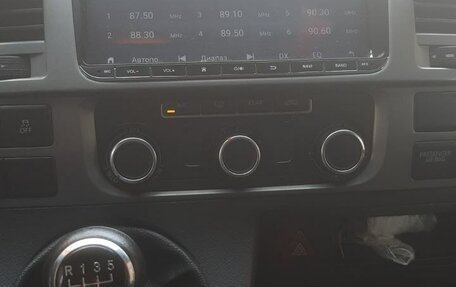 Volkswagen Caravelle T5, 2014 год, 2 800 000 рублей, 7 фотография