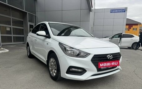 Hyundai Solaris II рестайлинг, 2017 год, 1 290 000 рублей, 2 фотография