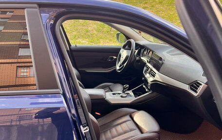 BMW 3 серия, 2019 год, 3 200 000 рублей, 20 фотография