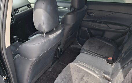 Mitsubishi Outlander III рестайлинг 3, 2021 год, 3 500 000 рублей, 23 фотография