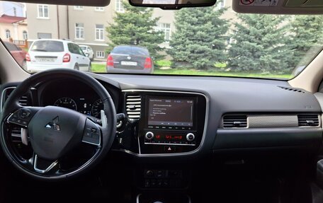 Mitsubishi Outlander III рестайлинг 3, 2021 год, 3 500 000 рублей, 26 фотография