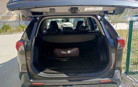 Toyota RAV4, 2021 год, 4 000 000 рублей, 5 фотография