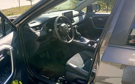 Toyota RAV4, 2021 год, 4 000 000 рублей, 3 фотография