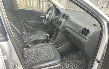 Volkswagen Polo VI (EU Market), 2011 год, 525 000 рублей, 10 фотография