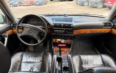 BMW 7 серия, 1992 год, 550 000 рублей, 11 фотография