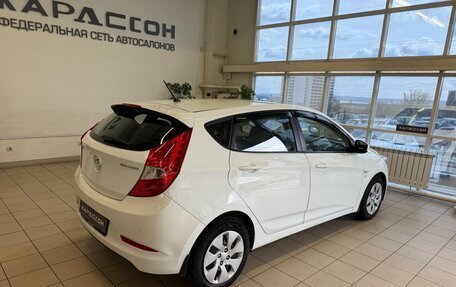 Hyundai Solaris II рестайлинг, 2015 год, 890 000 рублей, 2 фотография