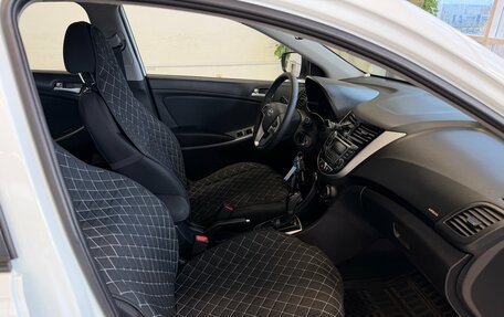 Hyundai Solaris II рестайлинг, 2015 год, 890 000 рублей, 9 фотография