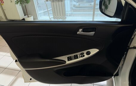 Hyundai Solaris II рестайлинг, 2015 год, 890 000 рублей, 14 фотография