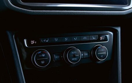 Volkswagen Tiguan II, 2018 год, 1 595 000 рублей, 15 фотография