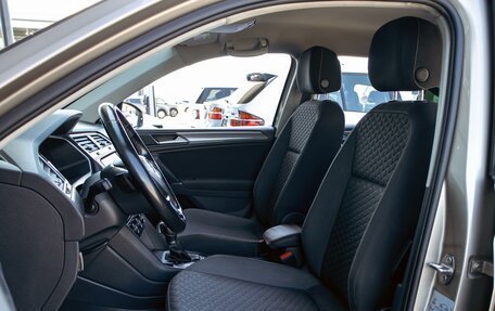 Volkswagen Tiguan II, 2018 год, 1 595 000 рублей, 11 фотография