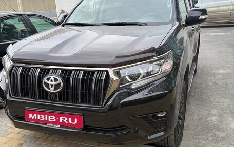 Toyota Land Cruiser Prado 150 рестайлинг 2, 2021 год, 6 850 000 рублей, 1 фотография