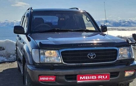 Toyota Land Cruiser 100 рестайлинг 2, 2002 год, 3 000 000 рублей, 1 фотография