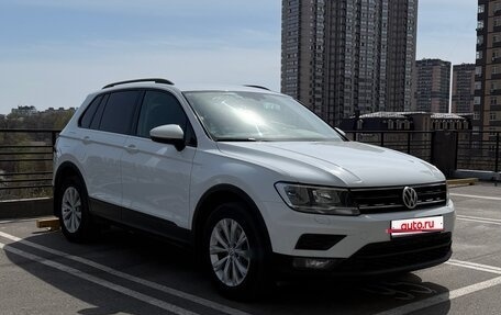 Volkswagen Tiguan II, 2018 год, 2 200 000 рублей, 1 фотография