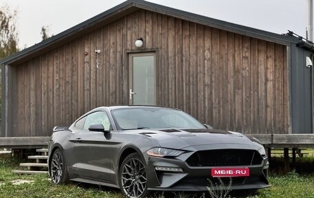 Ford Mustang VI рестайлинг, 2018 год, 2 300 000 рублей, 1 фотография