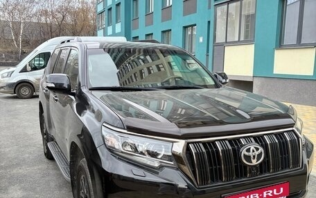 Toyota Land Cruiser Prado 150 рестайлинг 2, 2021 год, 6 850 000 рублей, 2 фотография
