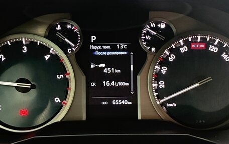 Toyota Land Cruiser Prado 150 рестайлинг 2, 2021 год, 6 850 000 рублей, 7 фотография