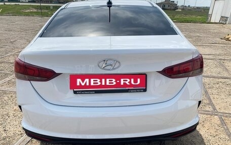 Hyundai Solaris II рестайлинг, 2021 год, 1 680 000 рублей, 5 фотография