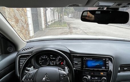 Mitsubishi Outlander III рестайлинг 3, 2015 год, 2 250 000 рублей, 7 фотография