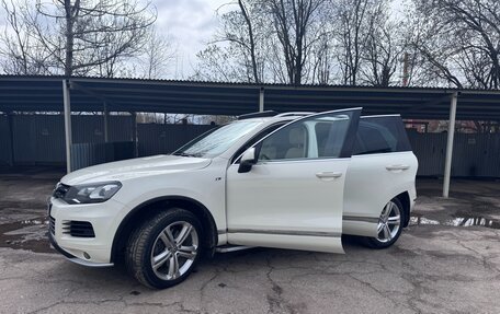 Volkswagen Touareg III, 2011 год, 2 600 000 рублей, 3 фотография